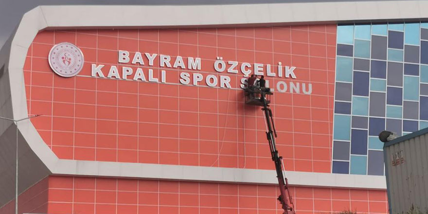 Atatürk'ün Adının Silindiği Salona Pensilvanya Fotoğraflarıyla Tanınan AKP'li Vekilin Adı Verildi