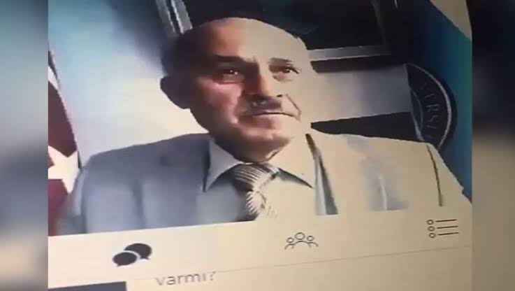 Skandal Dekan İstifa Etti