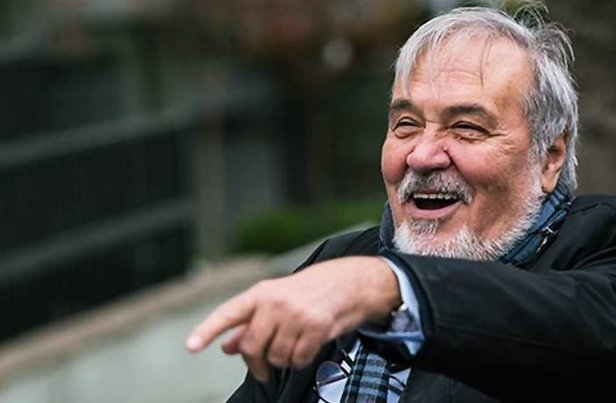 İşbirlikçilerden Sözde Ödül Töreni Oyunu