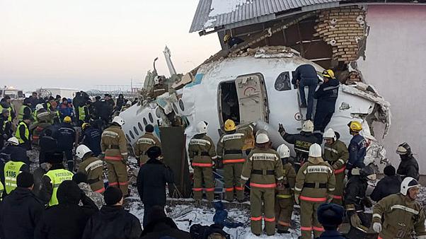 Kazakistan'da Uçak Kazası: En Az 12 Ölü